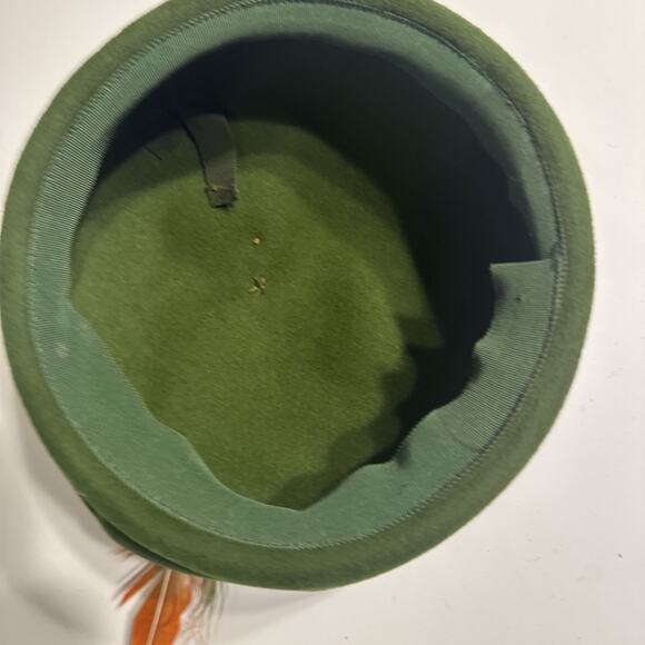 Vintage Olive Green Wool Felt Hat - Orange Feather No Brand - Picture 2 of 5
